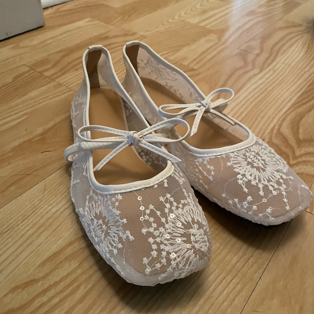 Lace Bow Mary Jane Flats - White/Cream - Picture 2 of 6